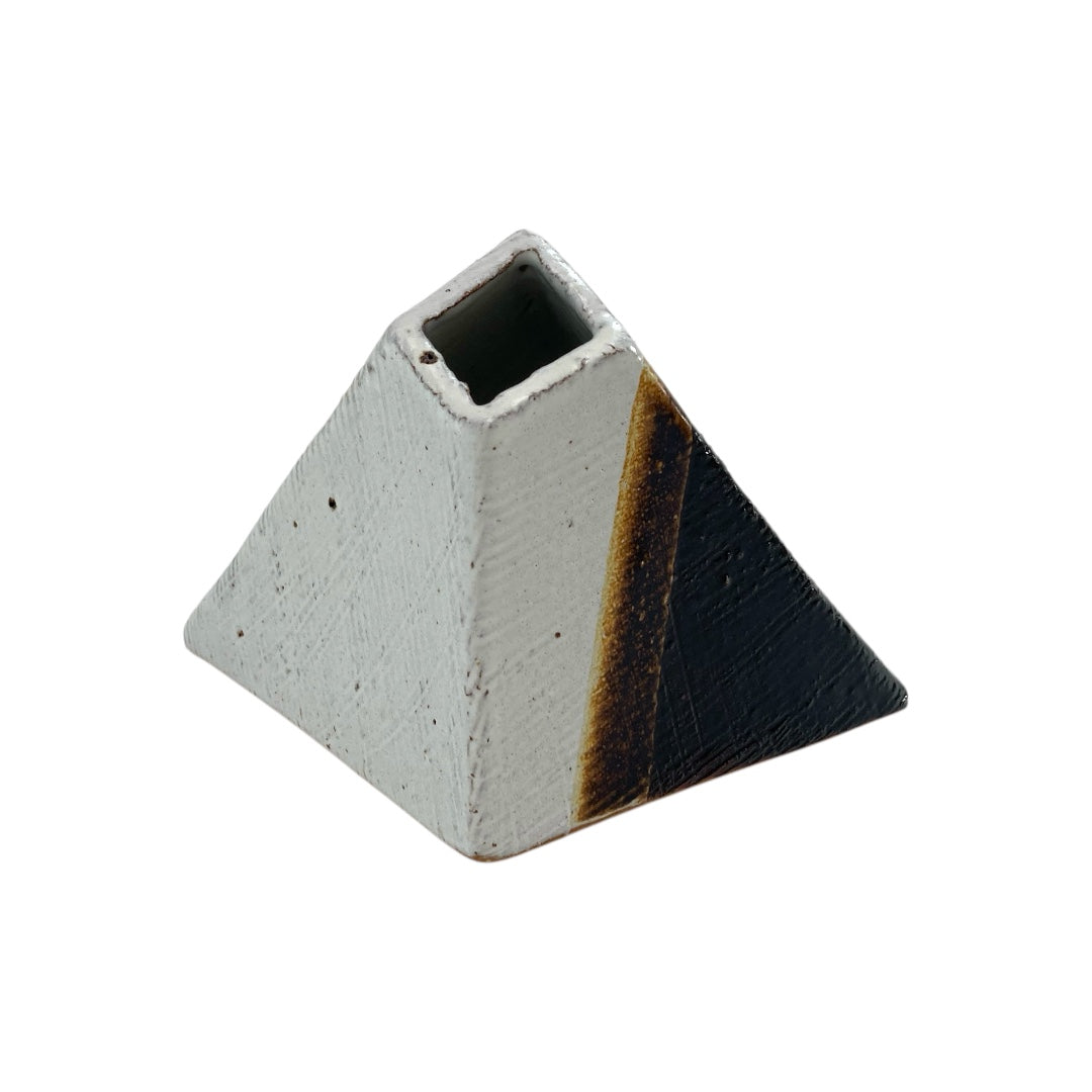 Sogetsu Pottery Studio's one-of-a-kind "Triangle Triangle"