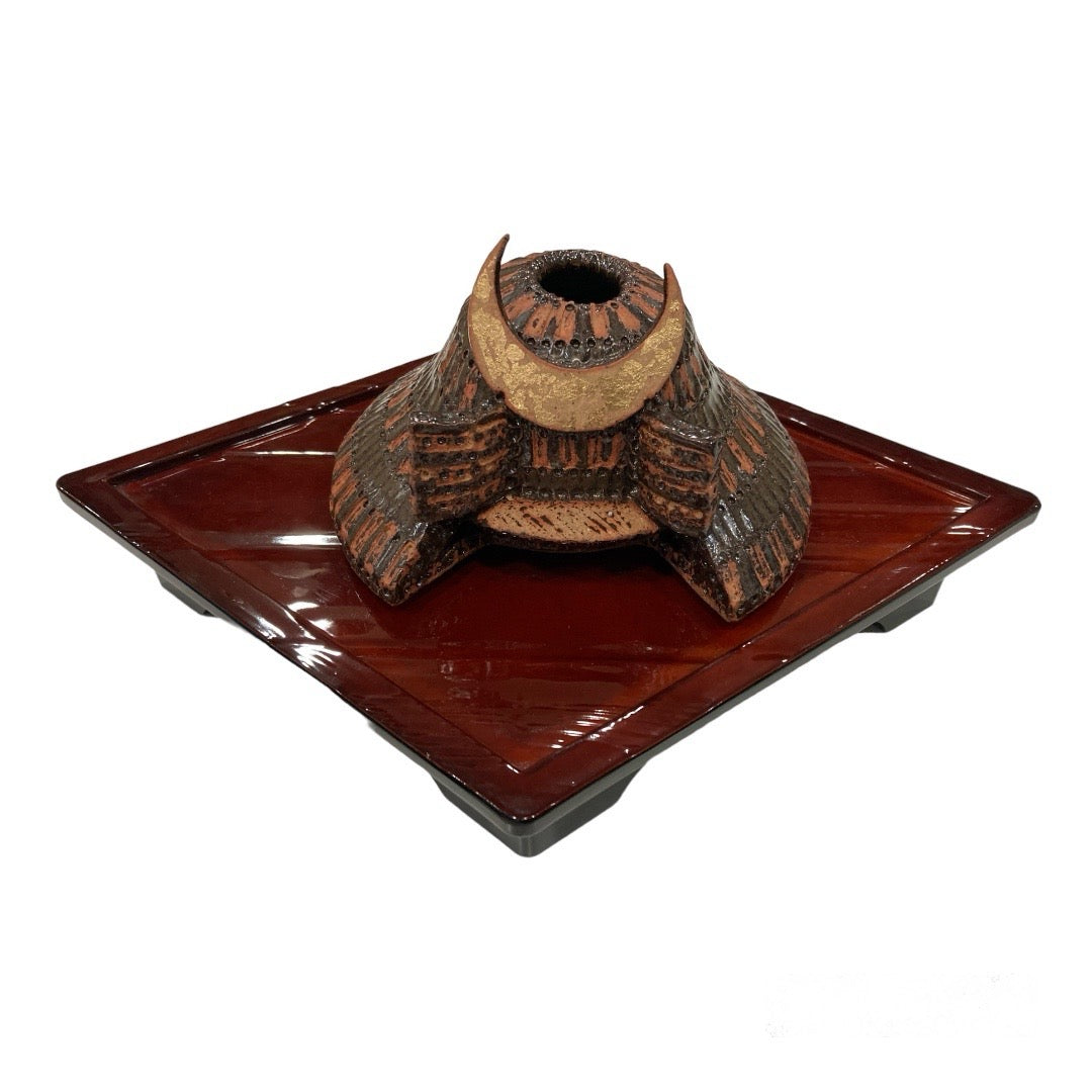 Helmet flower vase with stand