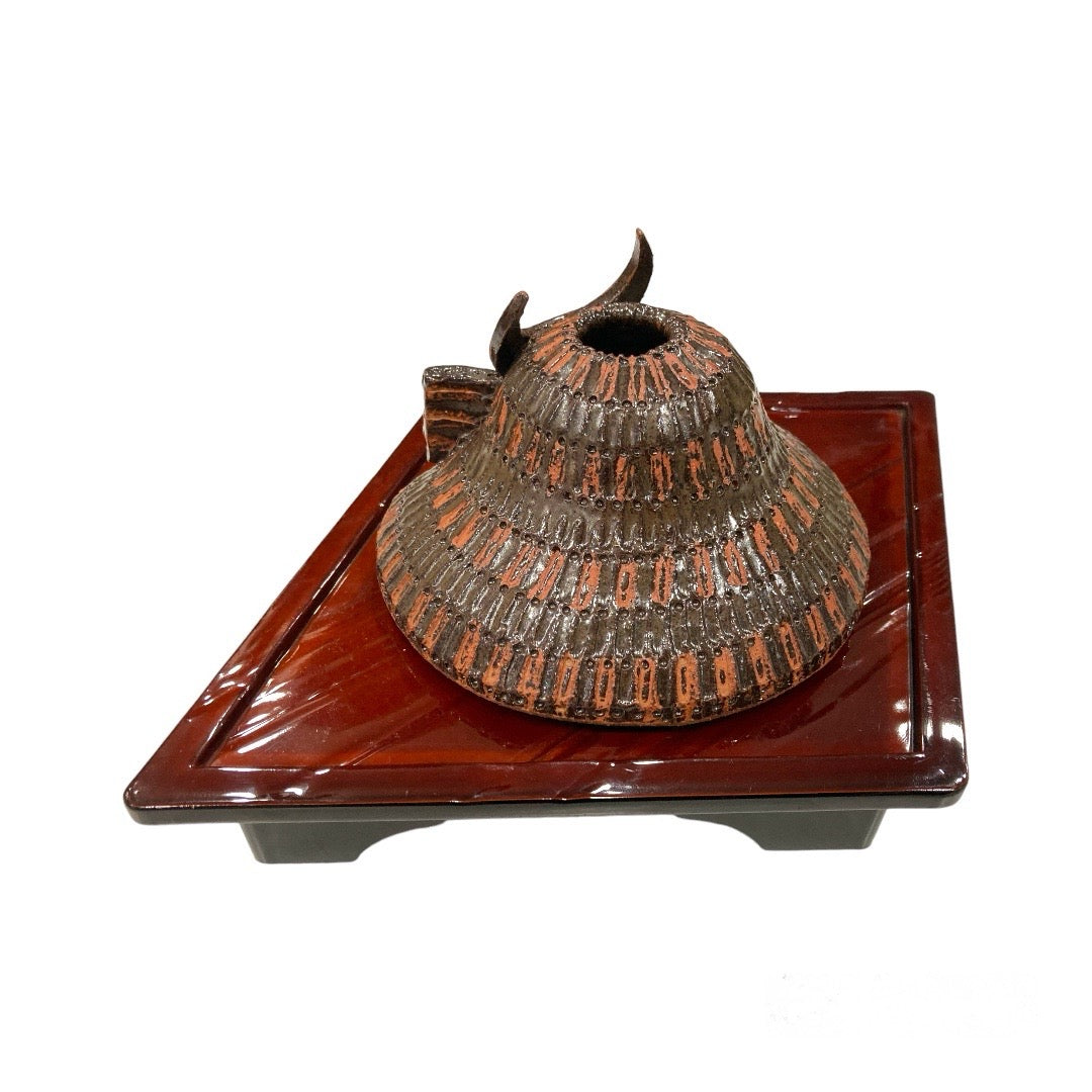 Helmet flower vase with stand
