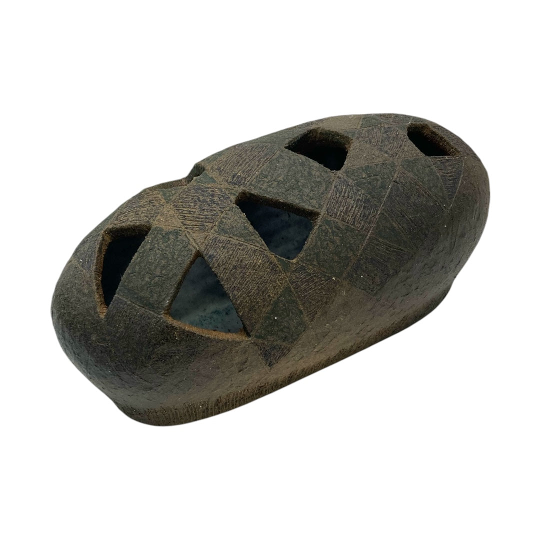 Sogetsu Pottery Studio's unique piece "Yomogi"