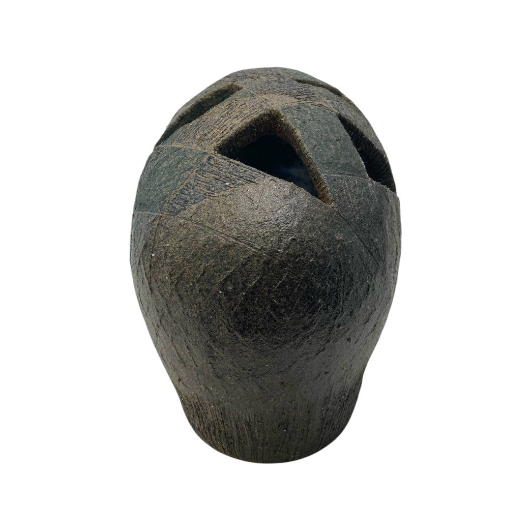 Sogetsu Pottery Studio's unique piece "Yomogi"