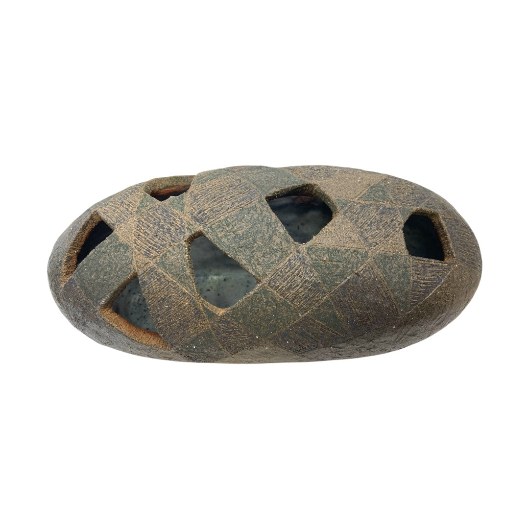 Sogetsu Pottery Studio's unique piece "Yomogi"