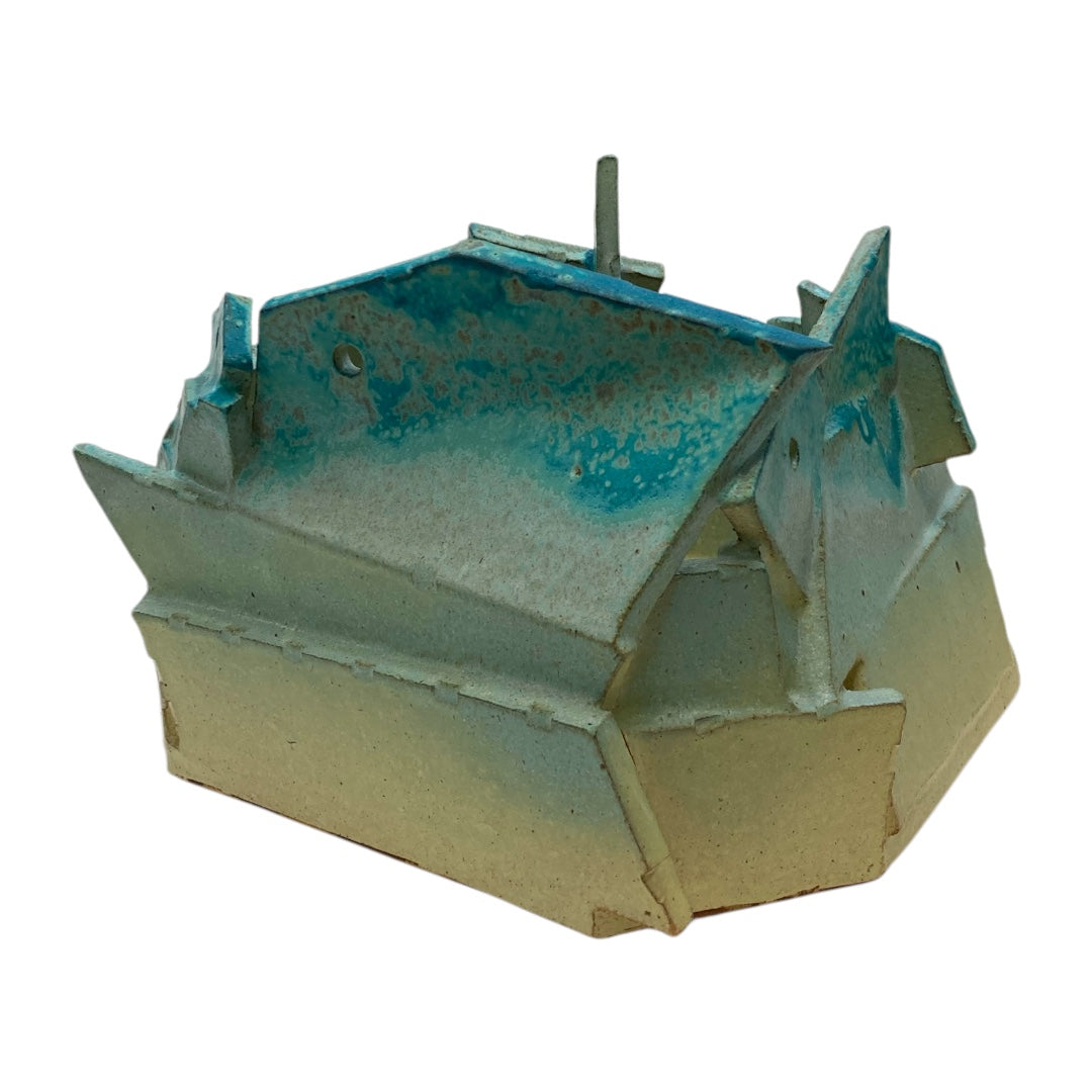 Sogetsu Pottery Studio's unique piece "Ketsuyo"