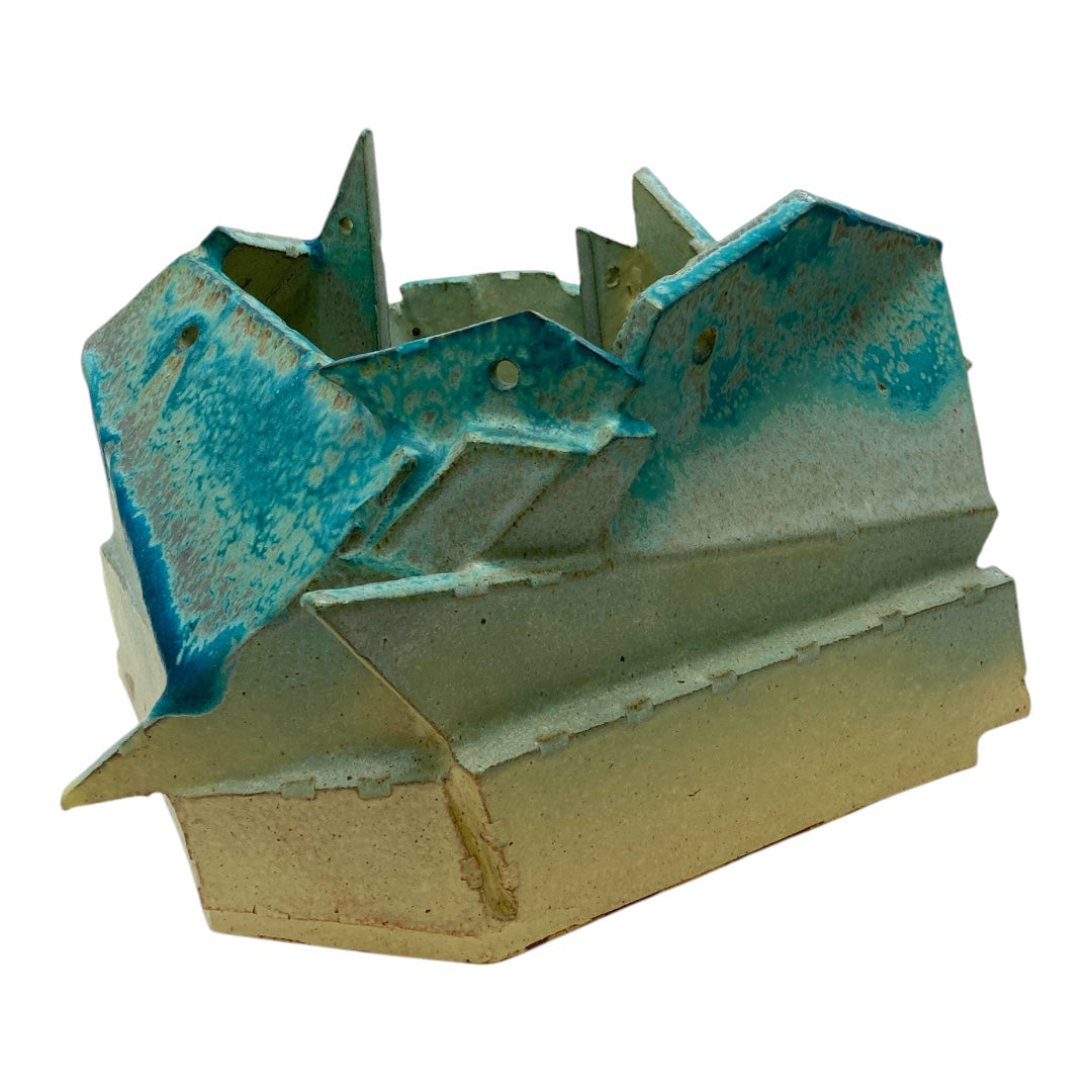 Sogetsu Pottery Studio's unique piece "Ketsuyo"