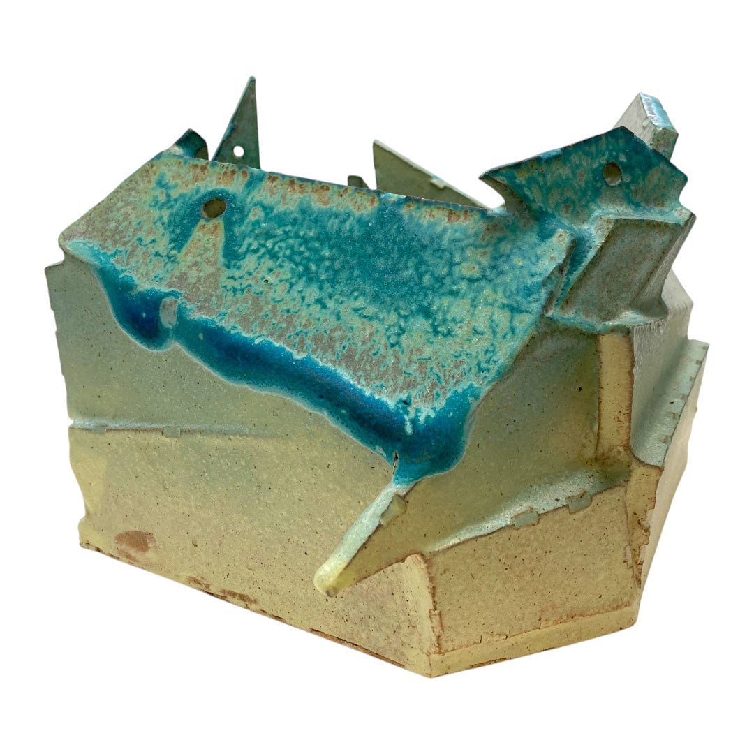 Sogetsu Pottery Studio's unique piece "Ketsuyo"