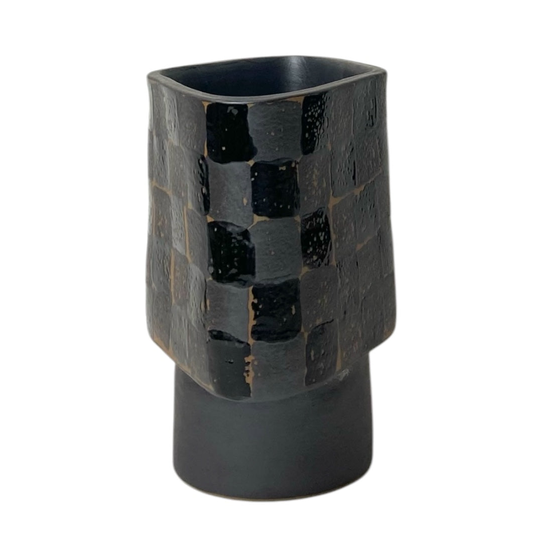 Black checkered pattern