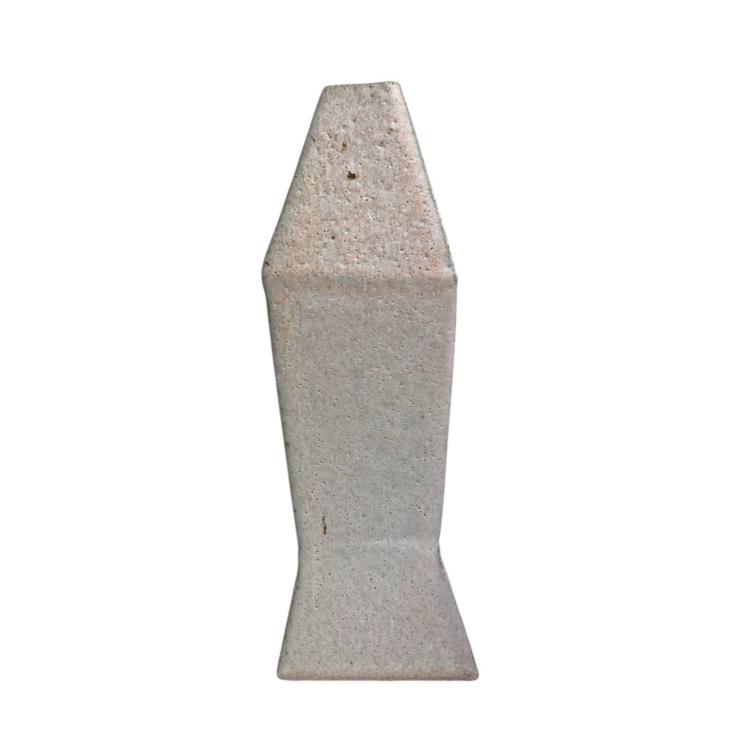 Sogetsu Pottery Studio's unique piece "White Tower B"