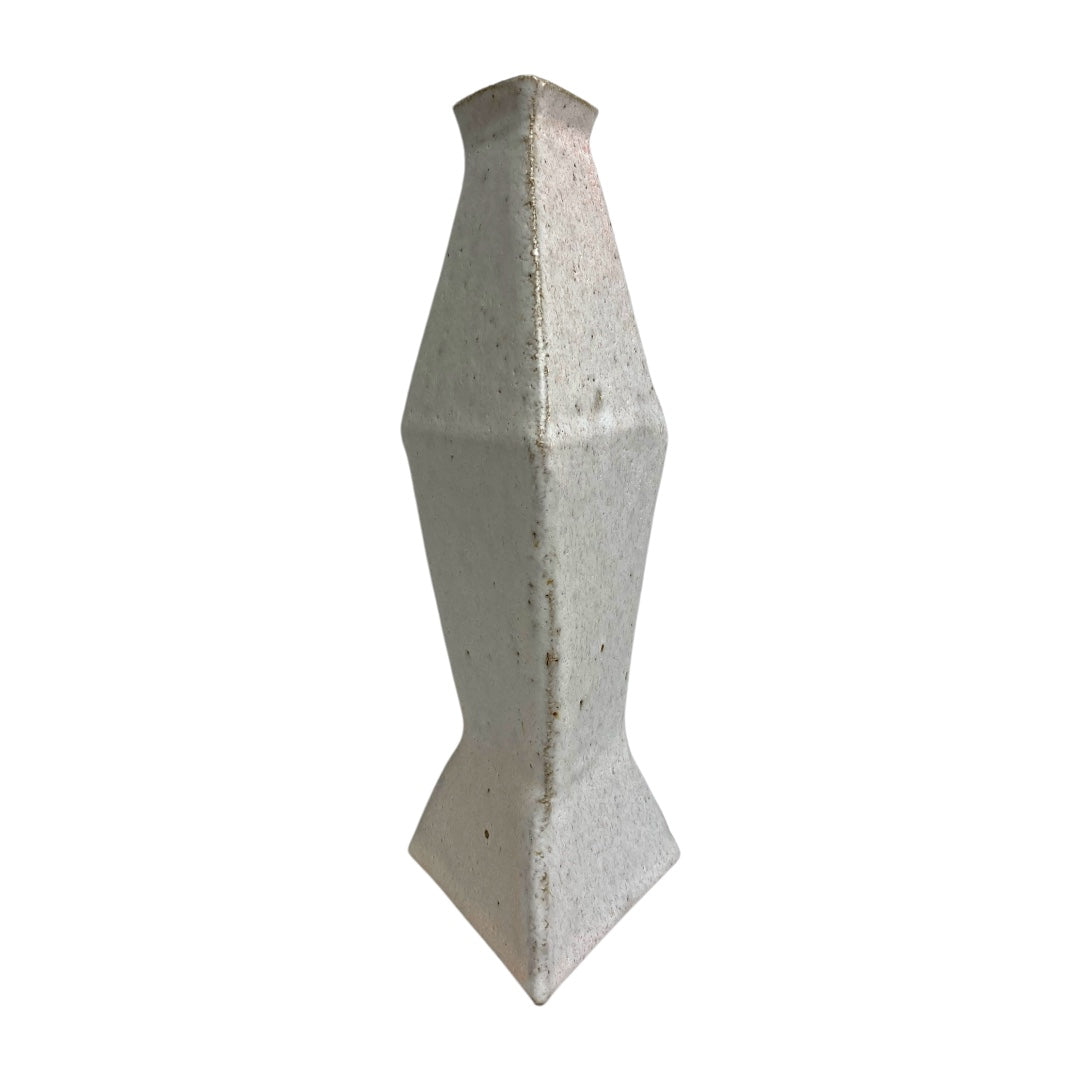Sogetsu Pottery Studio's unique piece "White Tower A"
