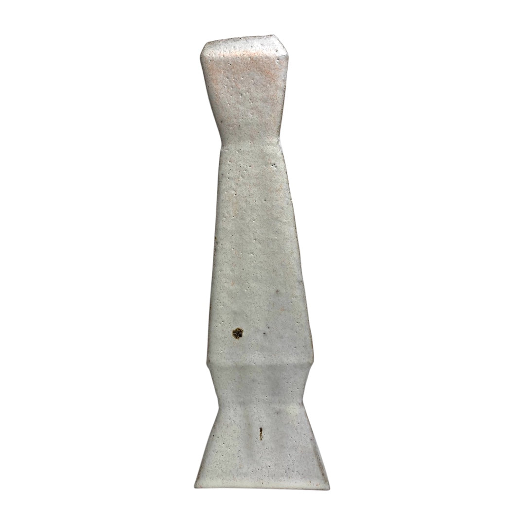 Sogetsu Pottery Studio's unique piece "White Tower C"