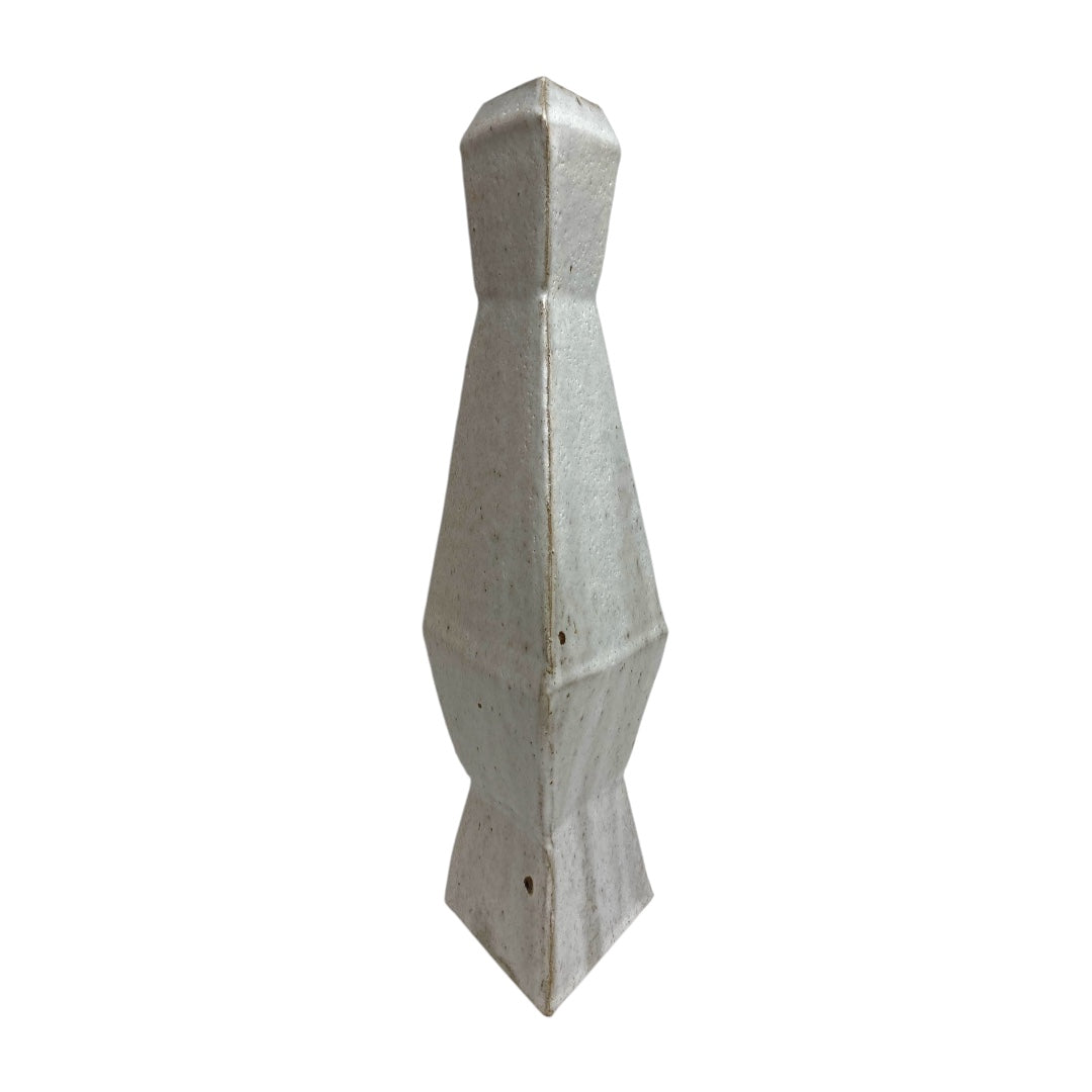 Sogetsu Pottery Studio's unique piece "White Tower E"