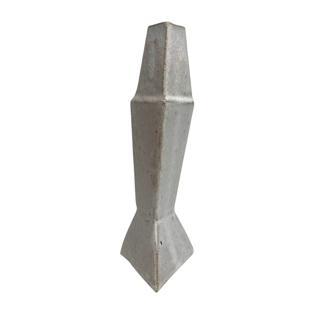 Sogetsu Pottery Studio's unique piece "White Tower D"