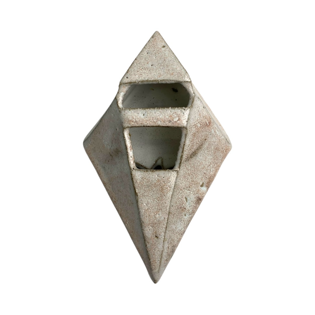 Sogetsu Pottery Studio's unique piece "Hakushu"