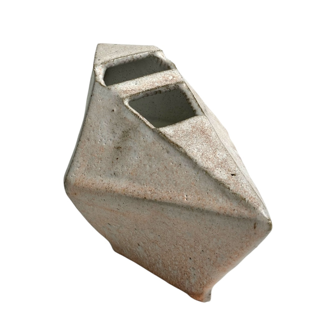 Sogetsu Pottery Studio's unique piece "Hakushu"