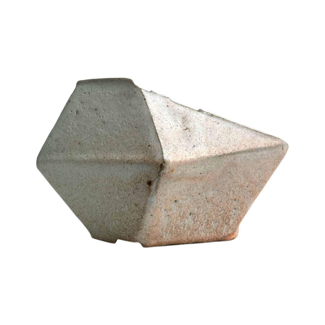 Sogetsu Pottery Studio's unique piece "Hakushu"
