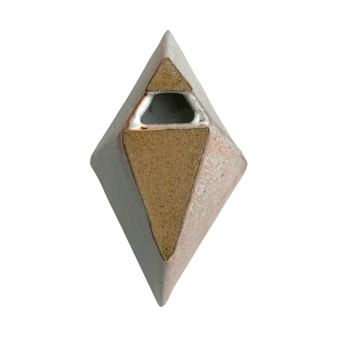 Sogetsu Pottery Studio's unique piece "Hakushu"