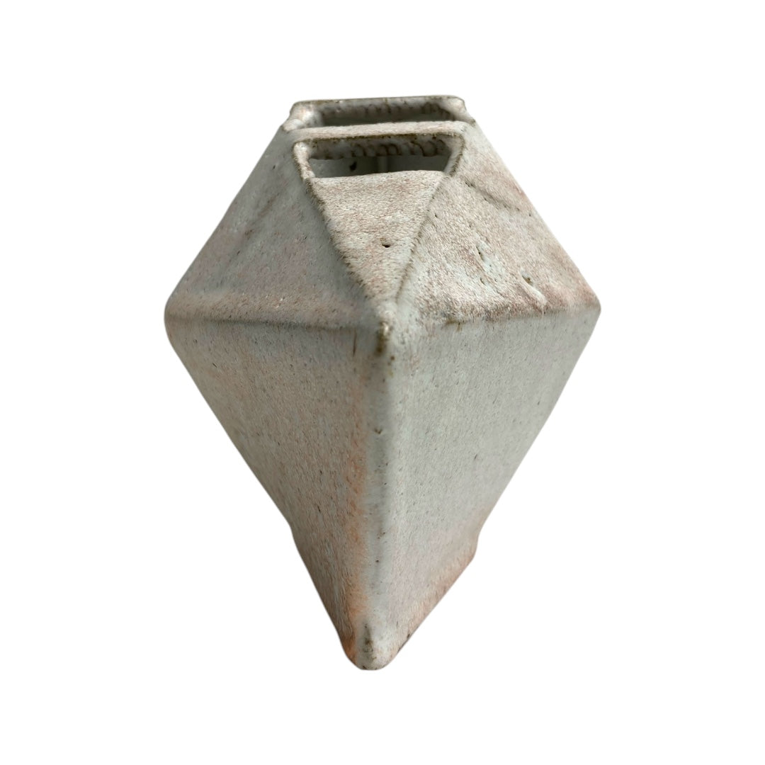 Sogetsu Pottery Studio's unique piece "Hakushu"