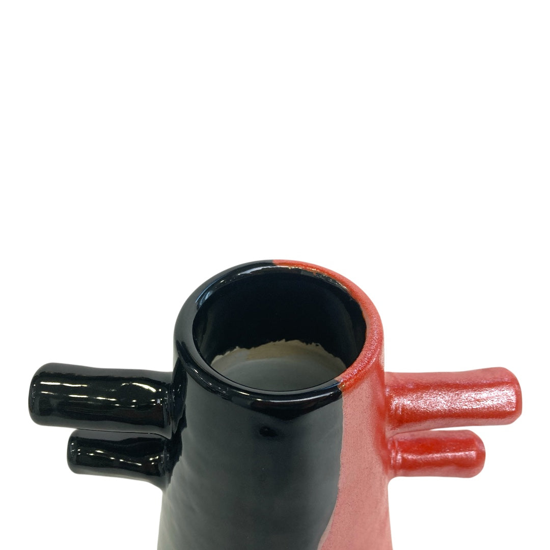 Four-handed red and black