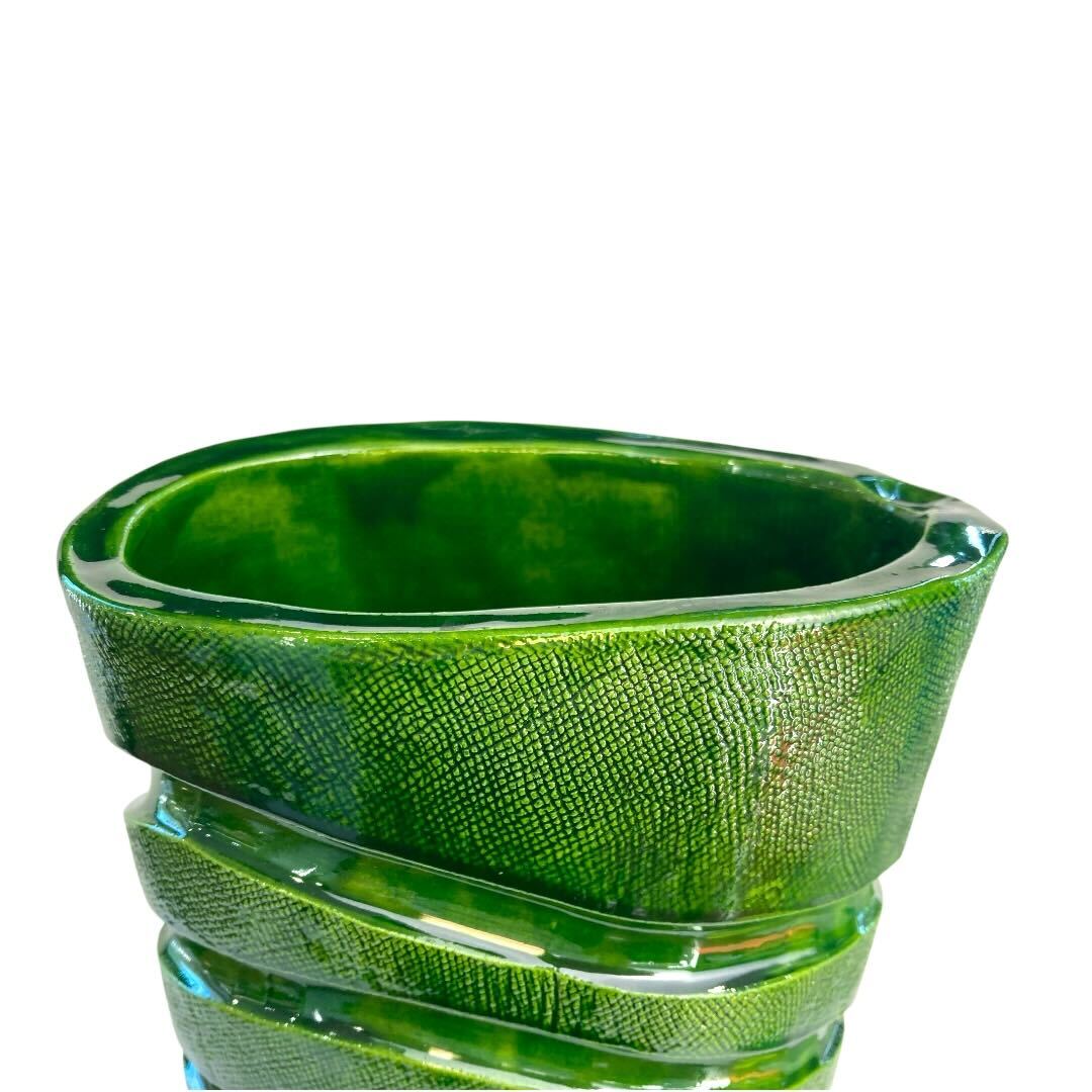 Green curve