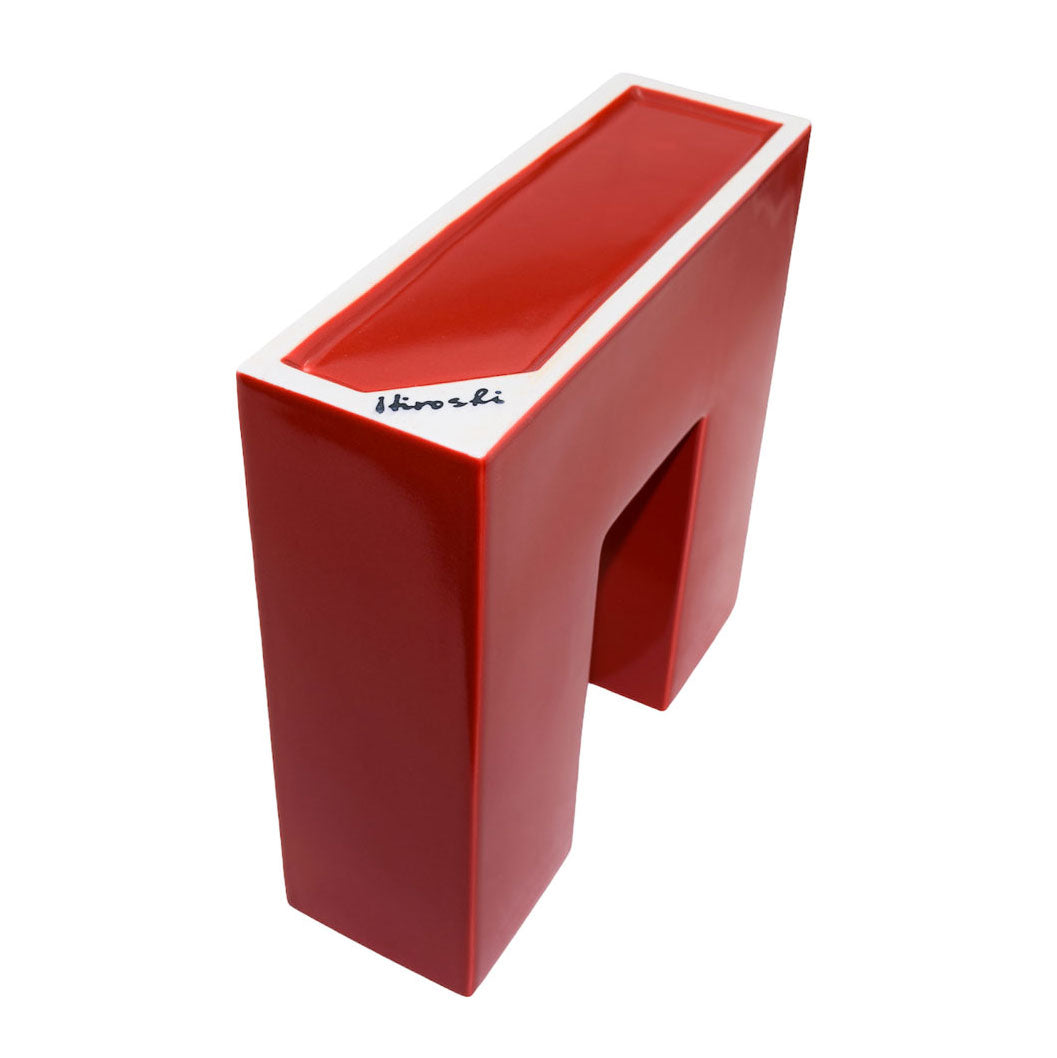 U-shaped (red)