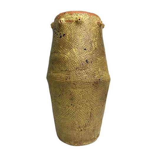 Sogetsu Pottery Studio's unique piece "Sankaku"