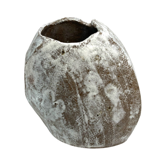 Sogetsu Pottery Studio's unique "Snow Rock"