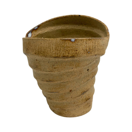 Sogetsu Pottery Studio's unique piece "ao"