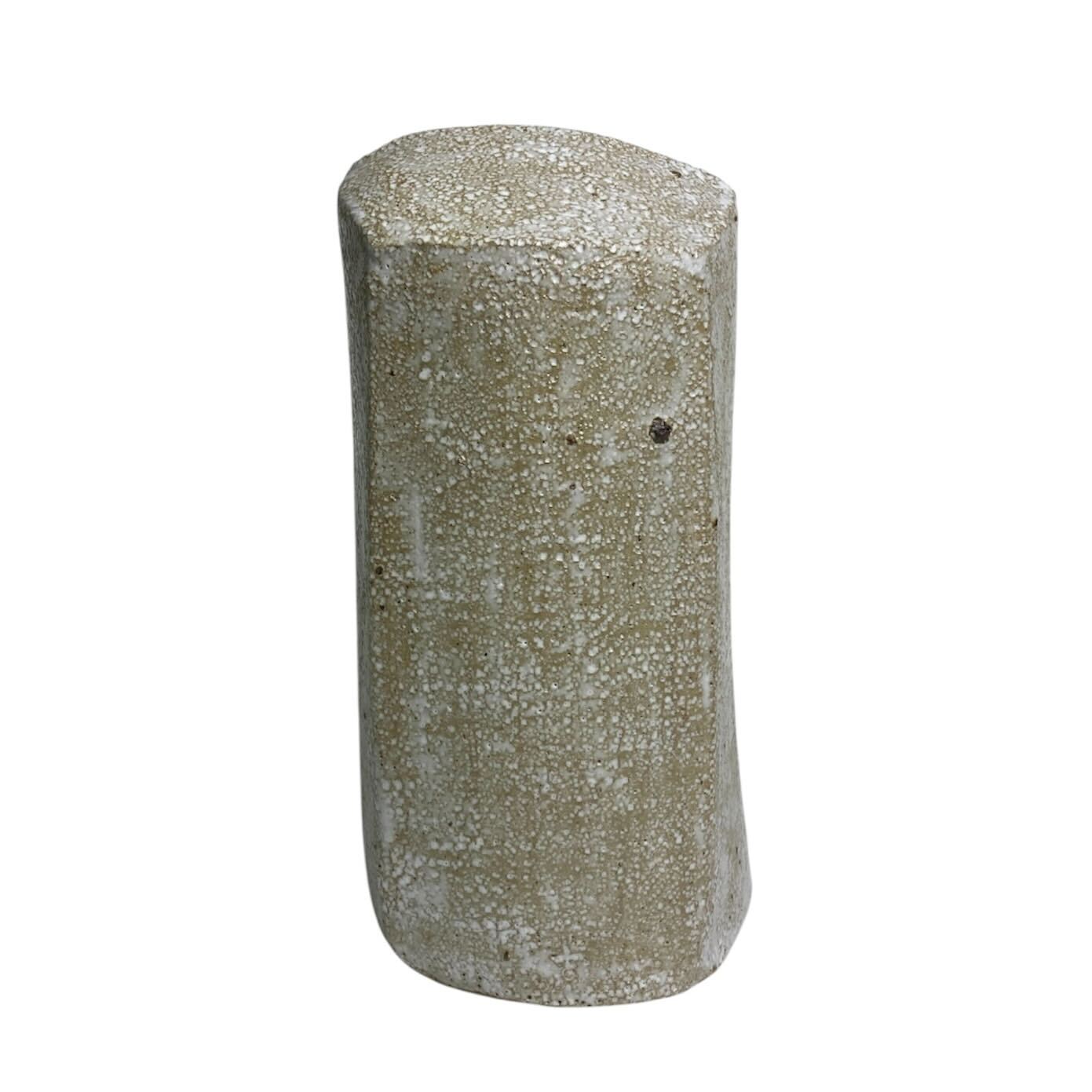 Sogetsu Pottery Studio's unique piece "shiro"